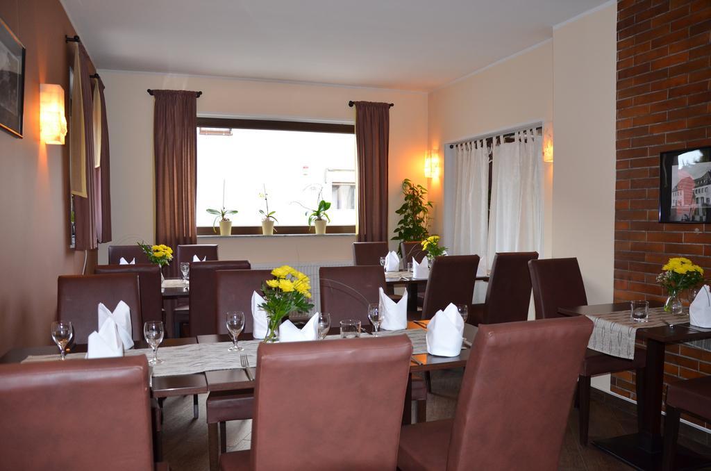 Lukas Restaurant Hotel Lounge Bar Schwarzheide Exterior foto